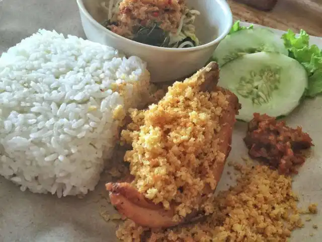 Gambar Makanan Ayam Kremes Bu Tjondro 16