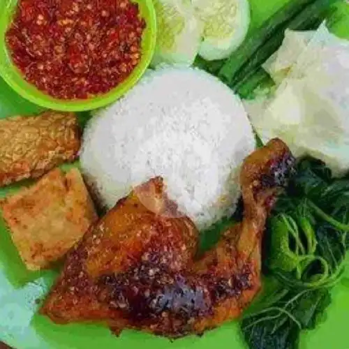 Gambar Makanan Nasi Tempong Ayam Bakar Taliwang Mbak Silvi 4