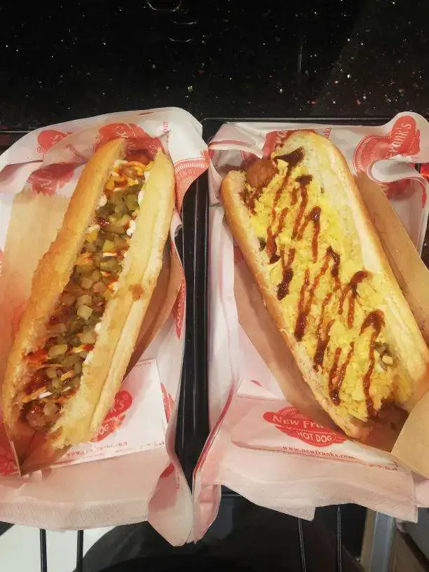 New Frank's Hot Dog'nin yemek ve ambiyans fotoğrafları 19