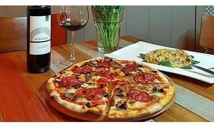 Fiore Italian Restaurant - Pizzeria'nin yemek ve ambiyans fotoğrafları 11