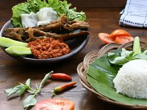 Pecel Ayam Dan Lele Khas Lamongan