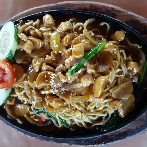 Gambar Makanan Mie Goreng dan Nasi Goreng Hot, Bunga Desember 6