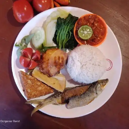 Gambar Makanan Nasi Tempong Penyetan Mbak Nur-Renon, Denpasar Selatan/Denpasar. 16