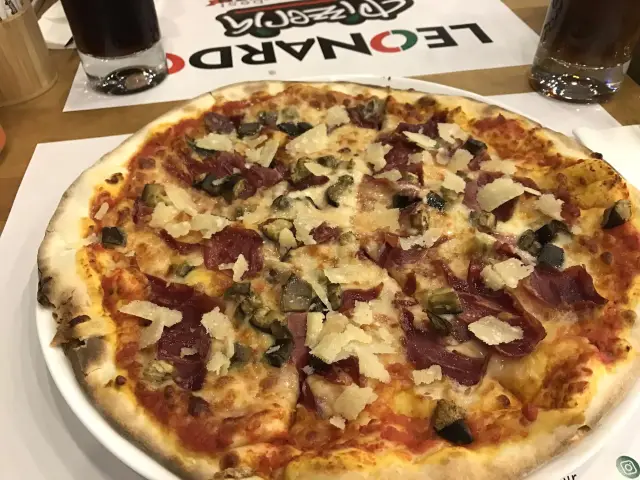 Leonardo İtalian Pizzeria'nin yemek ve ambiyans fotoğrafları 4