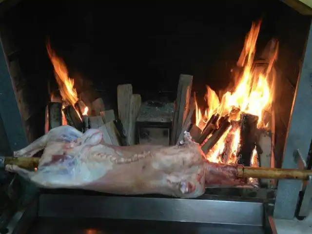 Kuzu Çevirme Sırık Kebabı'nin yemek ve ambiyans fotoğrafları 11