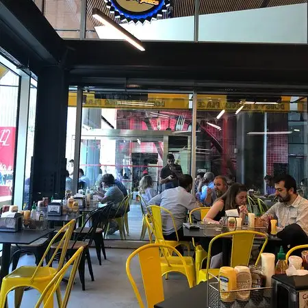 Dobby's Burger Place'nin yemek ve ambiyans fotoğrafları 20