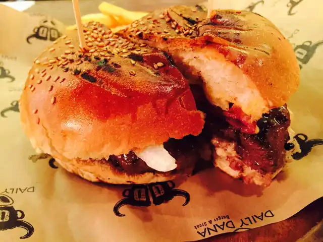 Daily Dana Burger & Steak'nin yemek ve ambiyans fotoğrafları 63