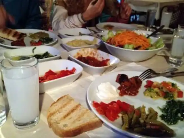Arnavutköy lipari (rakı&balık&bogaz)'nin yemek ve ambiyans fotoğrafları 6