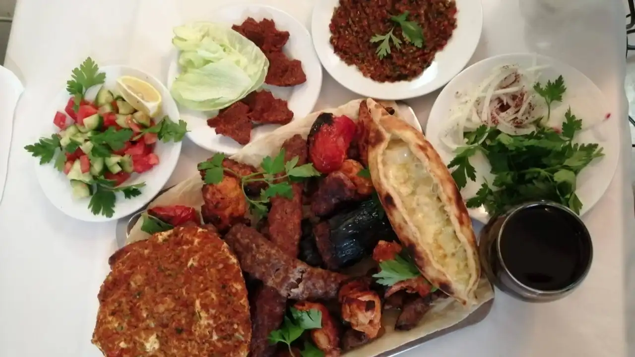 Şanlıbey Kebap Ciğer Lahmacun Salonu