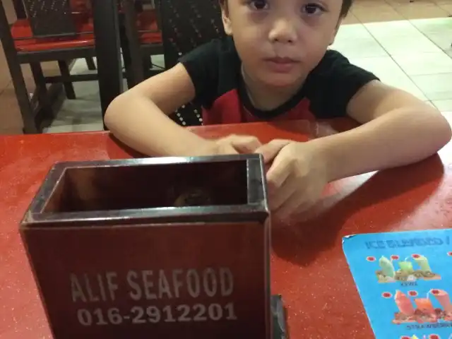 Alif Seafood Pinggiran Bt Caves Food Photo 5