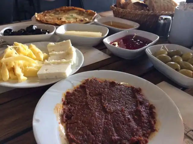 Trabzon Serpmeköy Kahvaltısı'nin yemek ve ambiyans fotoğrafları 42