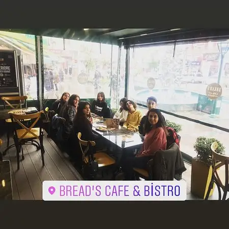 Bread's Cafe & Bistro'nin yemek ve ambiyans fotoğrafları 15