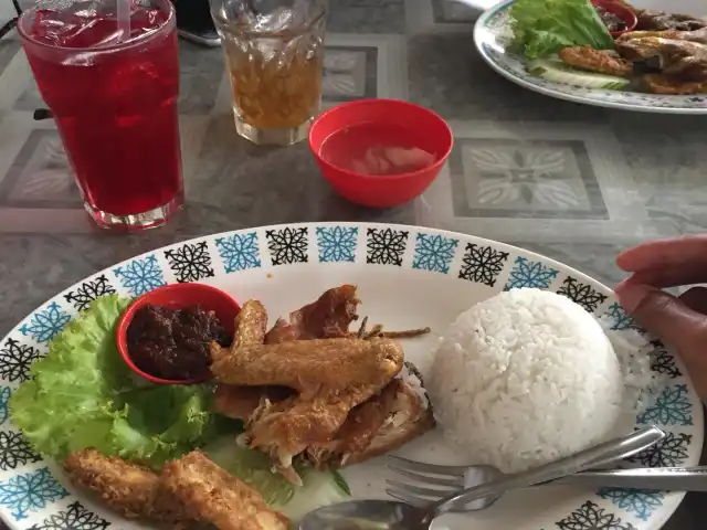 Kak Nora Nasi Kukus Ayam Berempah Food Photo 12