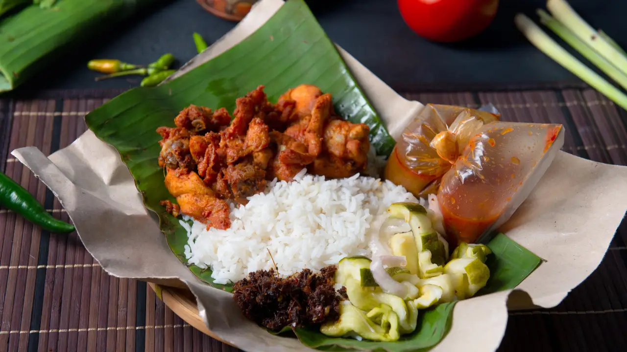 Gerai D'Pohon Nasi Lemak Berlauk