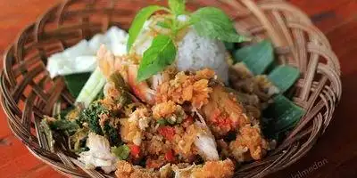 Waroeng Ayam Geprek Palembang, Demang