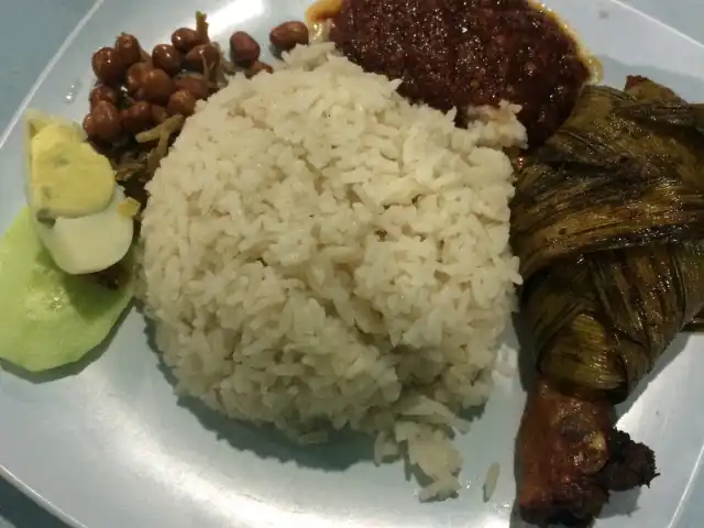 Nasi Lemak Ayam Pandan Food Photo 15