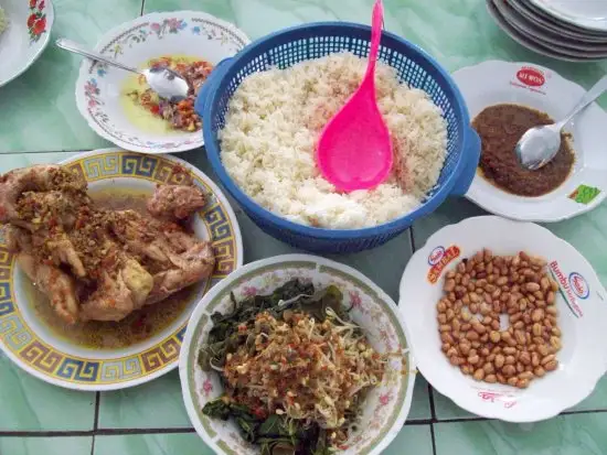 Gambar Makanan Ayam Betutu Men Tempeh 16