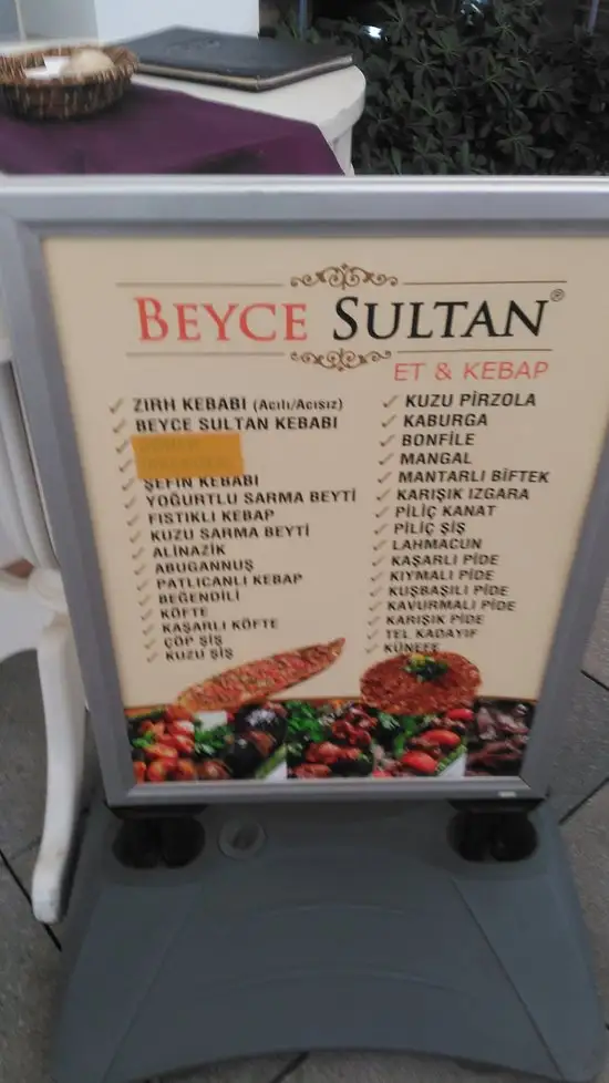 Beyce Sultan'nin yemek ve ambiyans fotoğrafları 11