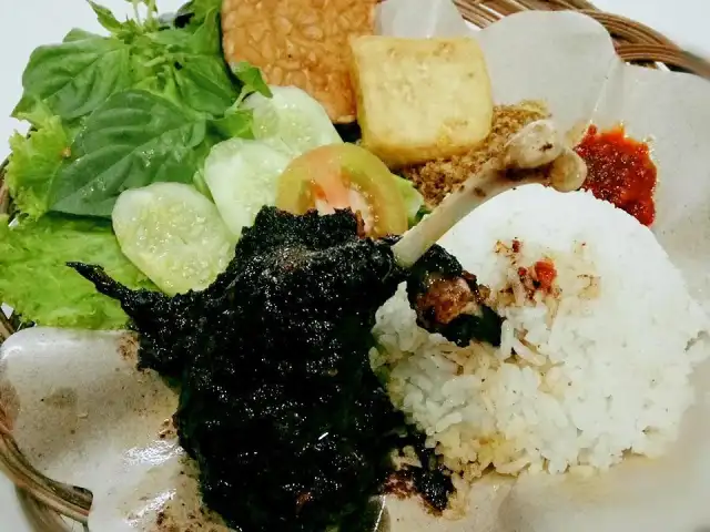 Gambar Makanan Bebek Madura Ireng Ma'Ntut 1