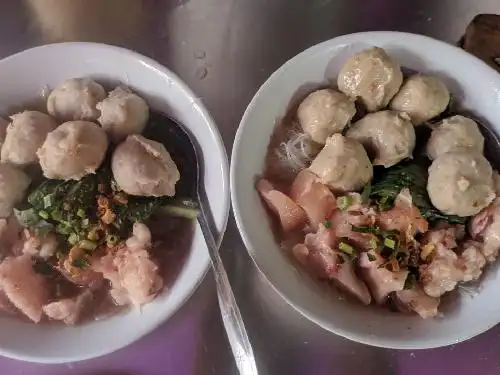 Warung Bakso Pak Kumis Pasar Reni Lama