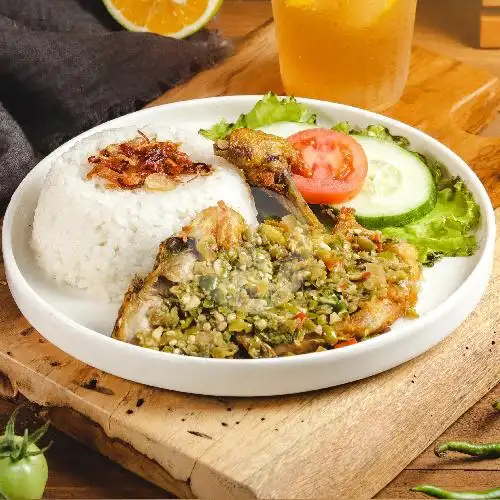 Gambar Makanan Ayam Goreng Rempah Banget Hj. Toyib, Karang Gayam, Depok 7