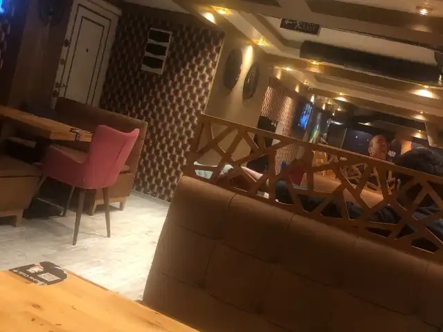 Dubai Cafe & Sushi