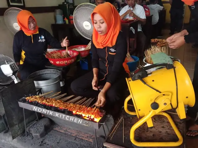 Gambar Makanan Sate Klopo Ondomohen Bu Asih 12