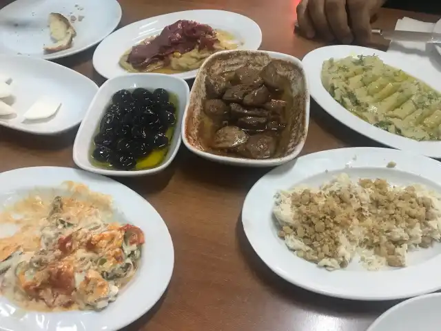 Bizim Dunyamiz Premier Meyhane'nin yemek ve ambiyans fotoğrafları 17