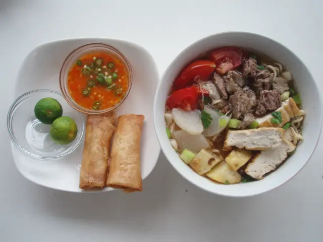 Gambar Makanan Soto Mie & Toge Goreng Mamaku 13