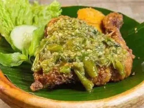 Ayam Penyet Cabe Ijo Andesmal Ibu Jiyah 90, Mangga Besar