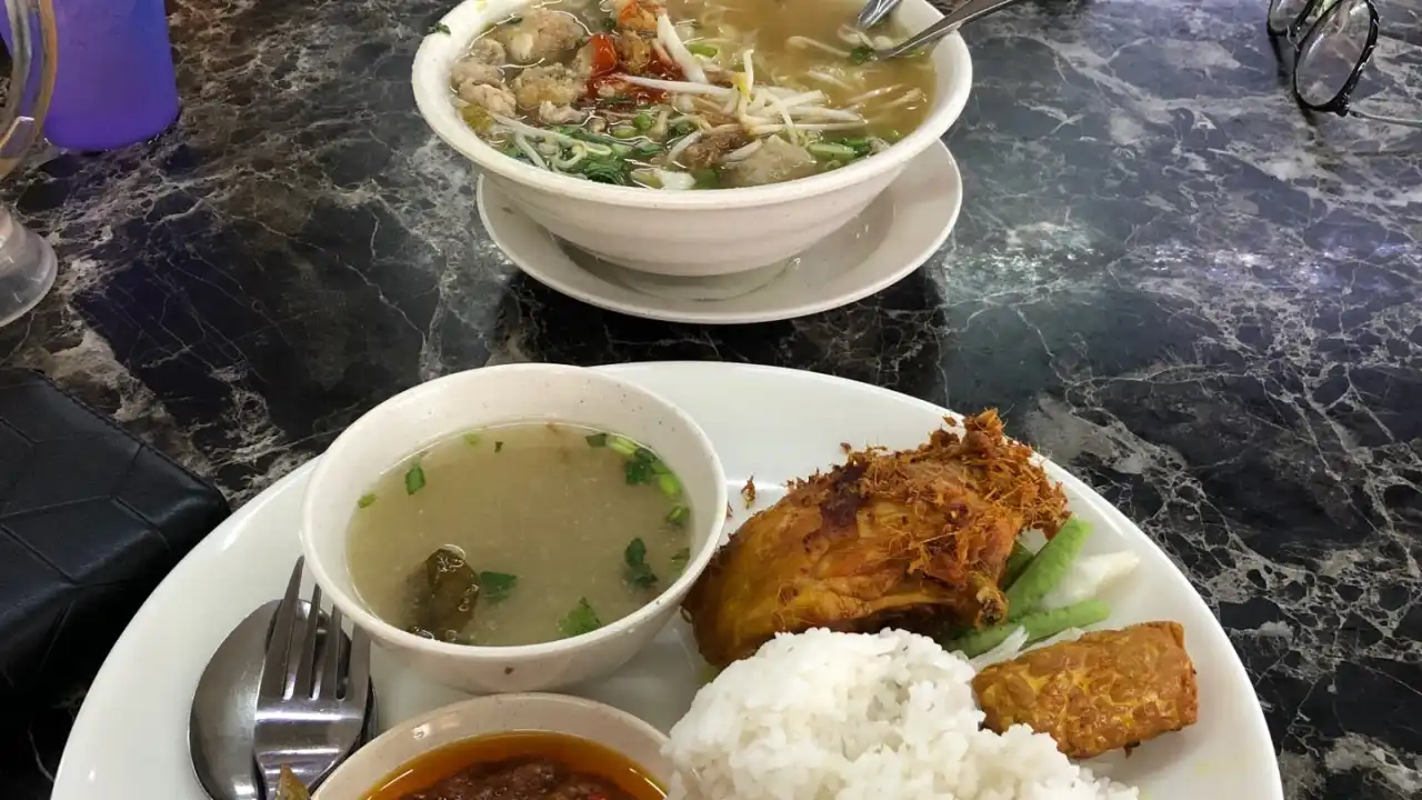 Restoran Sambalado Masakan Minang Asli