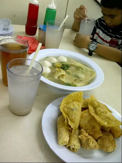 Restoran Home Town Yong Tow Foo Food Photo 2