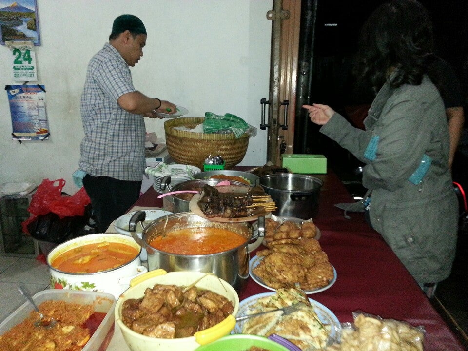 Foto restoran Nasi uduk bang bule - Foto makanan pilihan di Bekasi,Bekasi