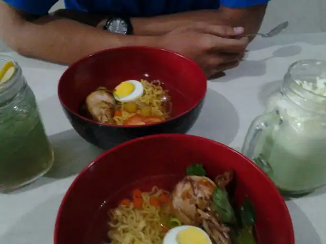 Gambar Makanan JKT66 Martabak Dan Indomie 12