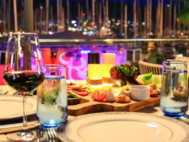 Marina Yacht Club Restaurant'nin yemek ve ambiyans fotoğrafları 5