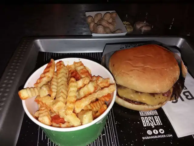 Big Bang Burger'nin yemek ve ambiyans fotoğrafları 9