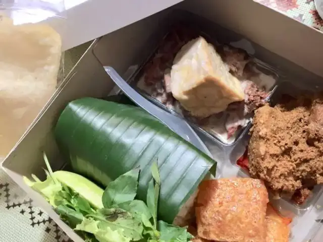 Gambar Makanan Gudeg & Ayam Bakar Madukoro Ibu Ari 11