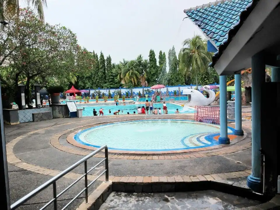 Taman Jajan BSD City (Kolam Renang)