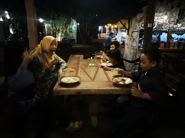 Gambar Makanan Oase Cafe & Resto 10