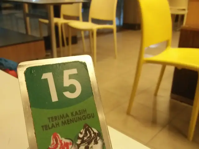 Gambar Makanan A&W Bandara Juanda 77