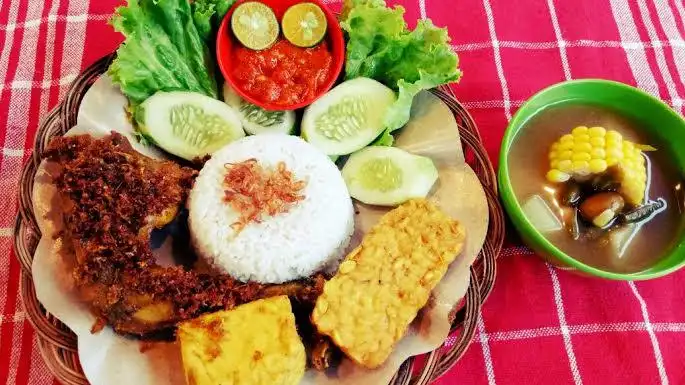 Ayam Goreng Kremes, Taman Palem Lestari