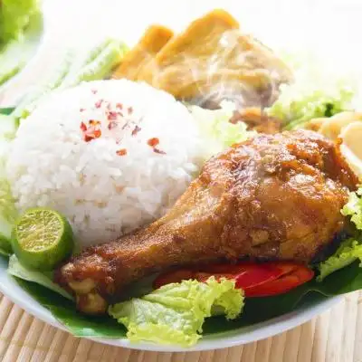Gambar Makanan RM Puti Minang, Labuhan Ratu 1