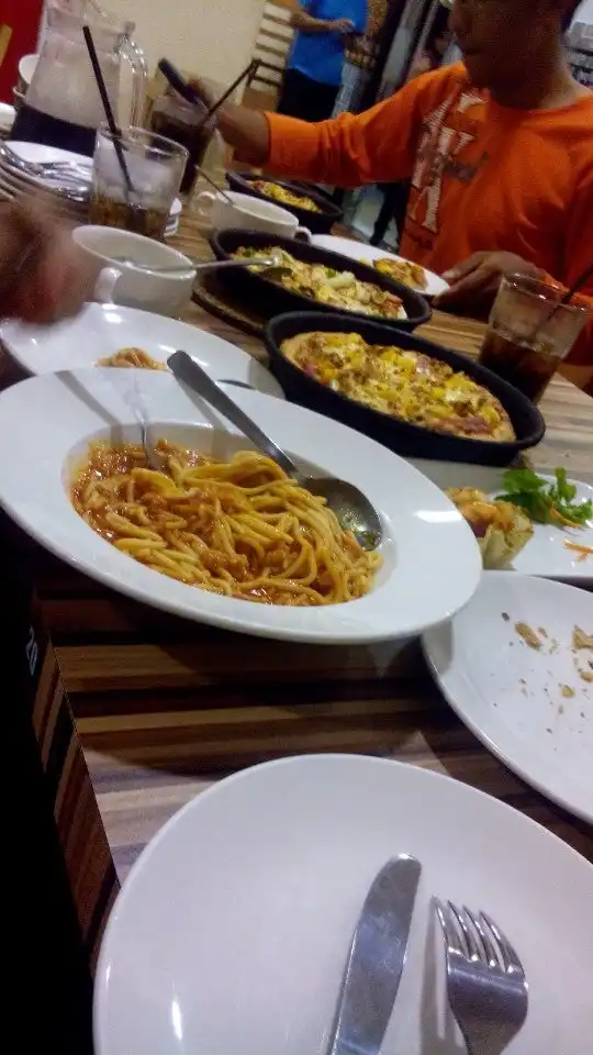 pizza hut parit buntar