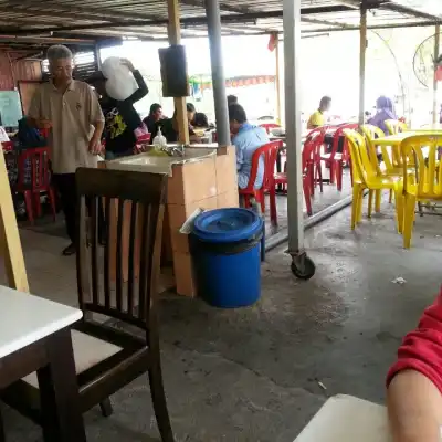 Kedai Makan Buluh Inn, Kampung Melayu Sungai Buloh