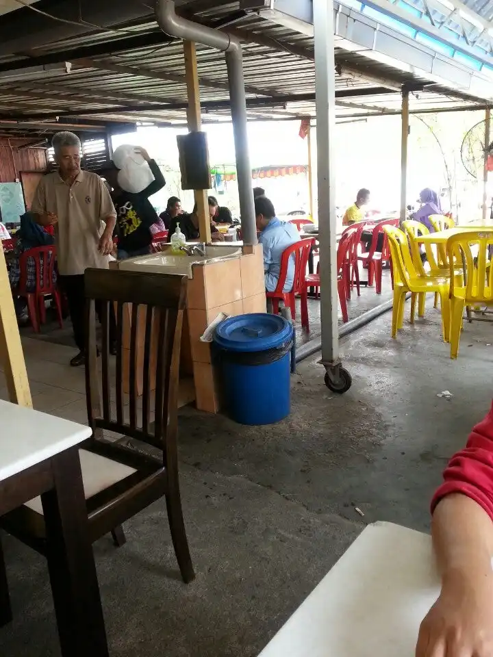 Kedai Makan Buluh Inn, Kampung Melayu Sungai Buloh