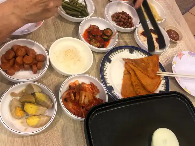 돈돼지 삼겹살 Don Dwae Ji Sam Gyeob Sal Unlimited Refillable Korean BBQ Food Photo 6
