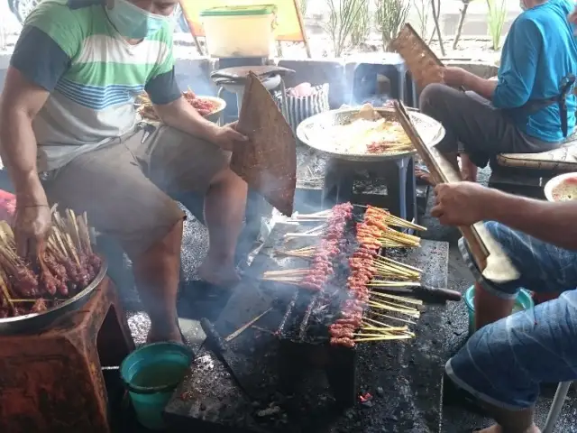 Gambar Makanan Sate Babi Bawah Pohon Gelora Trisakti 17