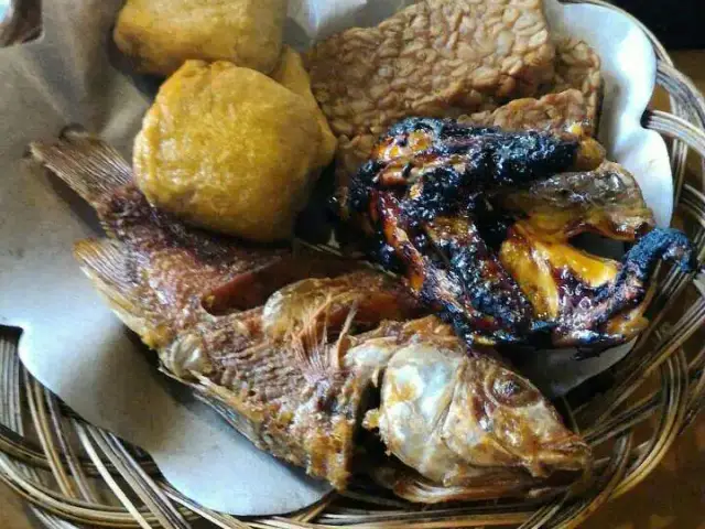 Gambar Makanan Saung Cucurak 10