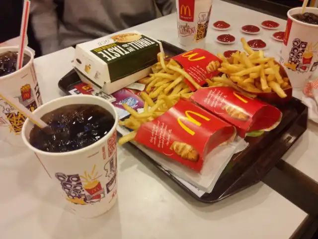 McDonald's & McCafe Food Photo 11