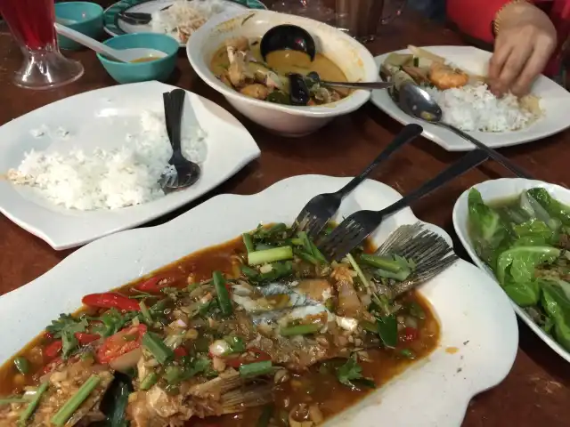 Nur Iman Seafood Food Photo 8